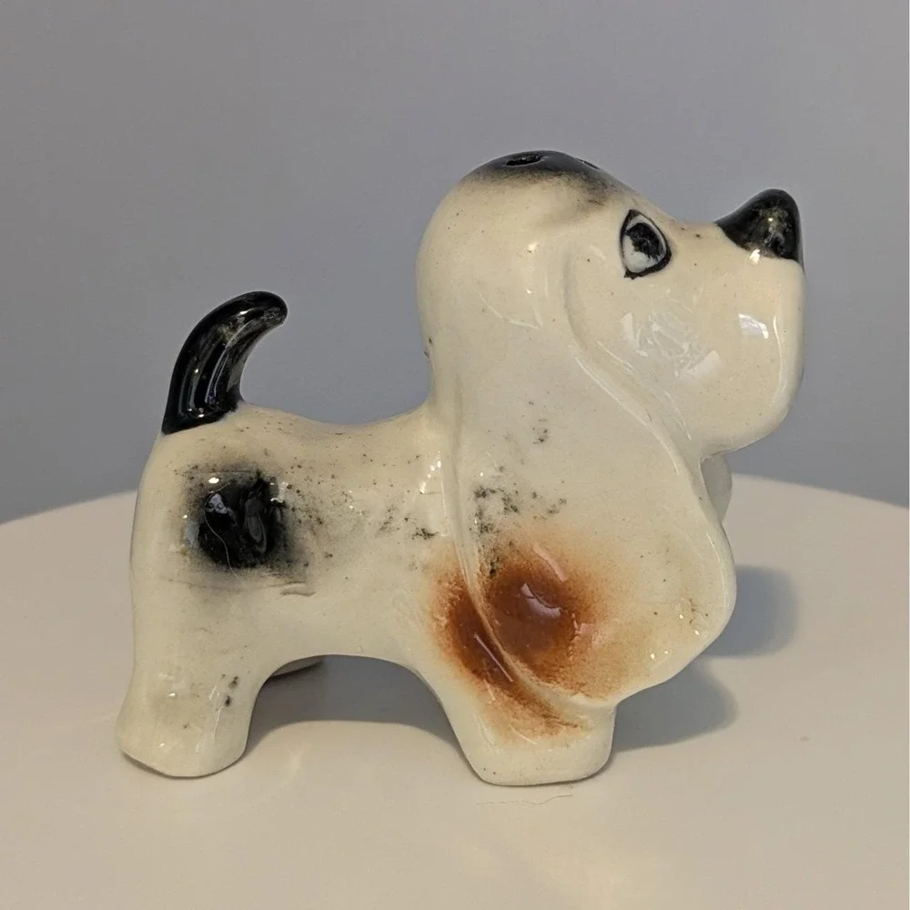 Vintage Basset Hounds Beagle Dogs Salt Pepper Shakers Big Ears Anthropomorphic